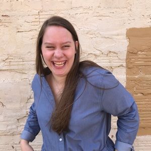 Meet your Posher, Laura